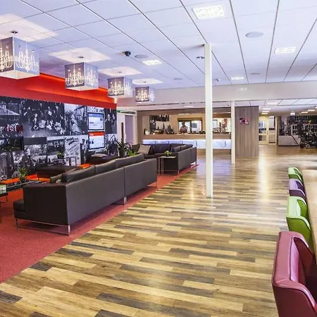 Отель 50|50 Belmont Эде